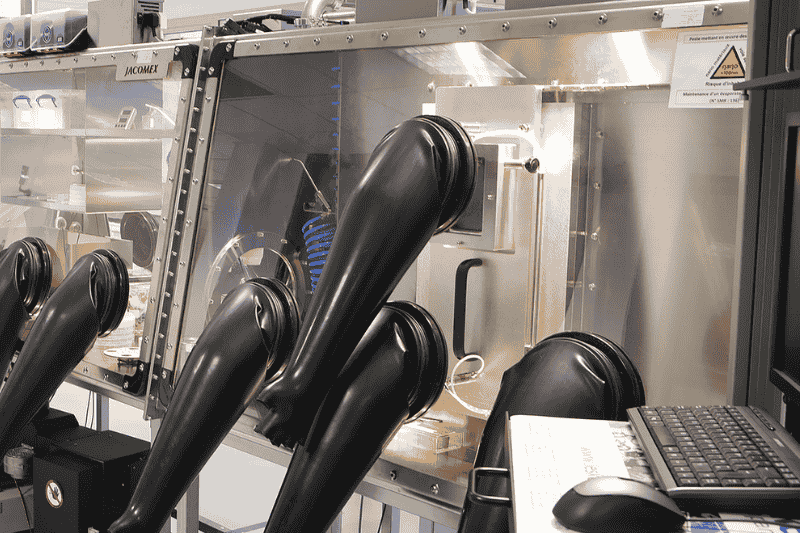 Evaporator interface for Glove Boxes