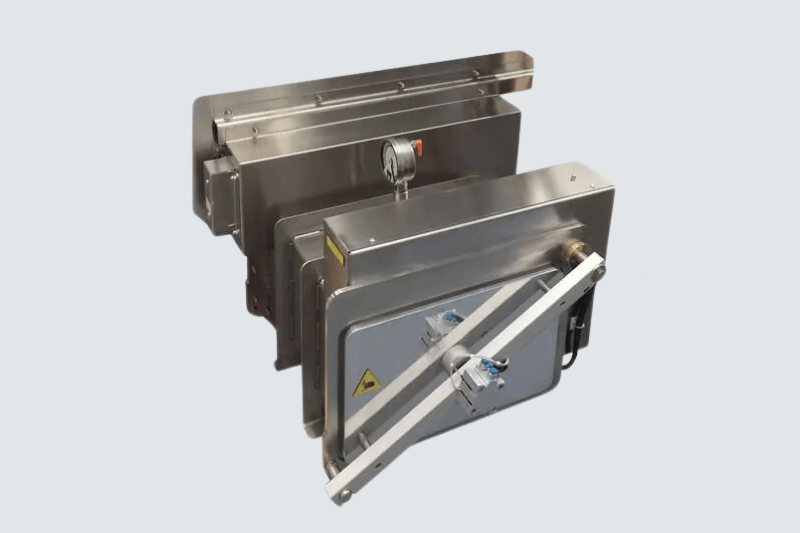 Parallelepipedic vacuum chambers